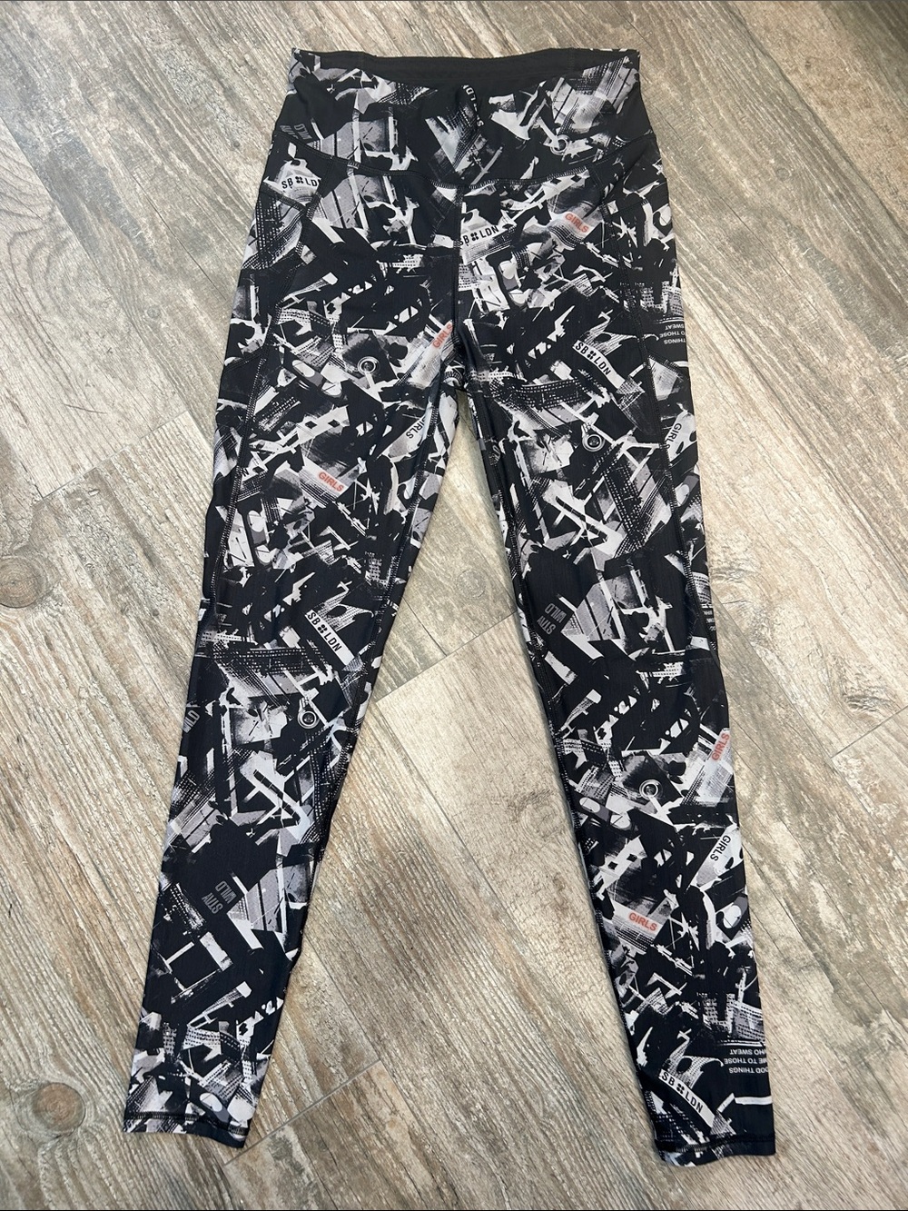 🖤 Sweaty Betty Graphic Leggings
